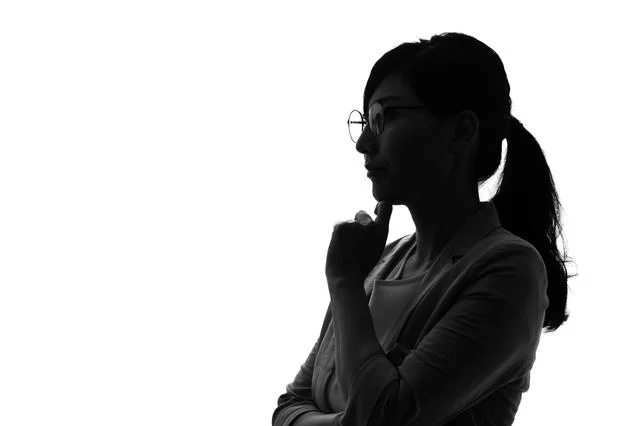 ママ友からSNSグループへの誘い。乗り気じゃないけれど、子どものことを考えたらやるべき？【お悩み相談】