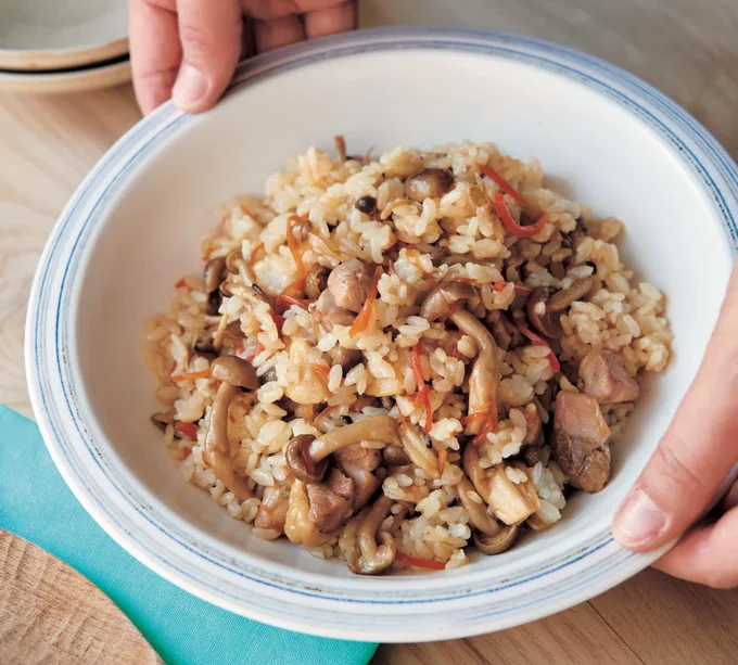 食材のうまみたっぷり♪「とり肉とにんじんの混ぜご飯」