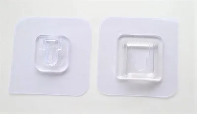 付属品として、壁掛け用のフックもついています。家庭によっては、壁掛けもアリですね