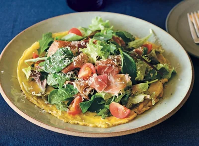 お手軽食材「卵」の華麗なる変身！ 具だくさんのごちそうオムレツ【華やかオープンオムレツ(1)】
