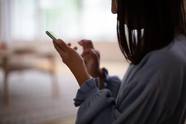 元捜査一課刑事が明かす手口 スマホで子どもが騙される