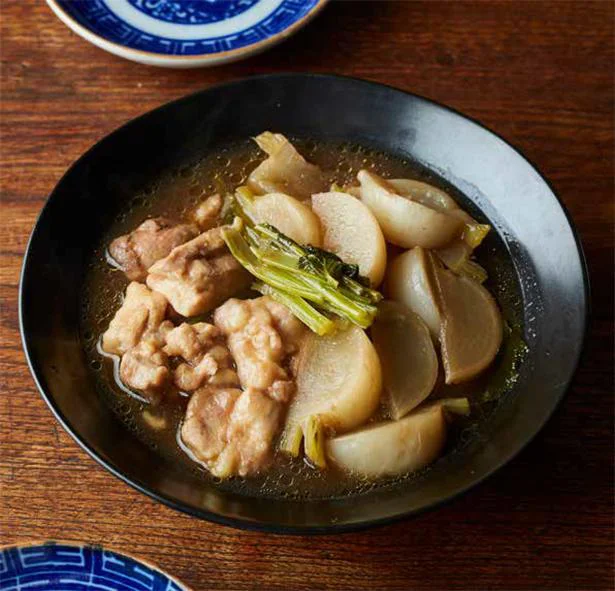 お肉ホロホロ！ 鶏とかぶの烏龍茶煮込み／リュウジのフライパン飯革命（9）