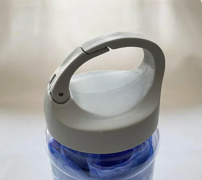 カルビナフックになっているボトルの蓋