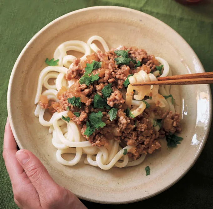 【画像】熱々の肉みそをひんやり冷たい麺にからめて「担担風肉みそうどん」