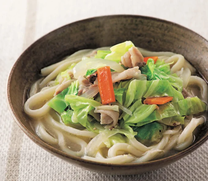 具だくさんで手抜き感もゼロ！「野菜たっぷり煮込みうどん」