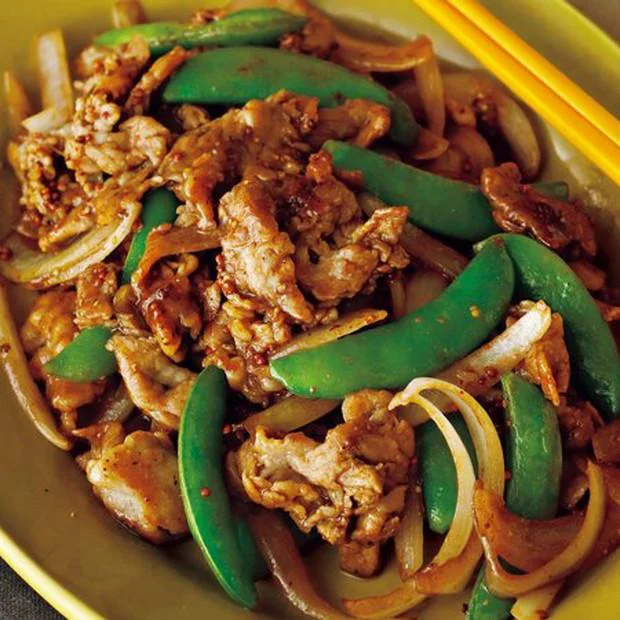 地味な一皿は…スナップエンドウで彩りをプラス！ 食卓がパッと明るくなる肉の時短おかず5つ