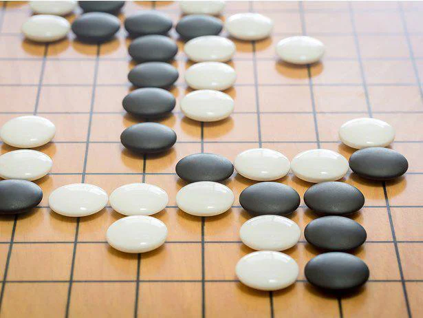 28.囲碁の碁石は白と黒、どちらが大きい？