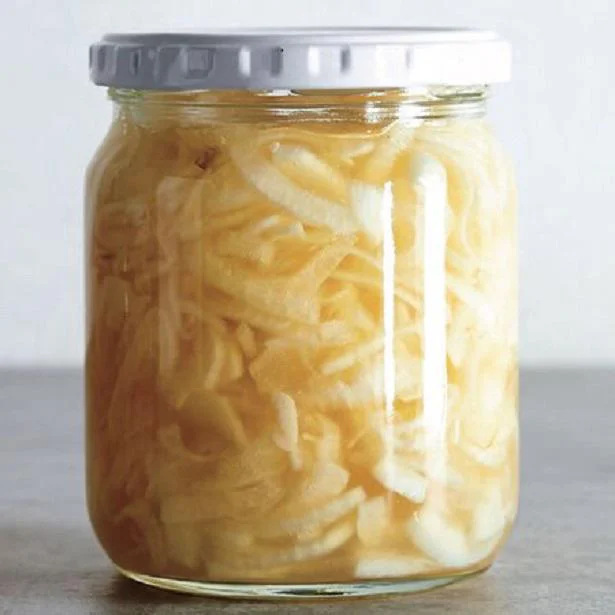 炒めものにも煮物にも。とことん使える作り置き「基本の酢玉ねぎ」
