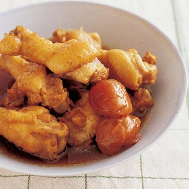 ほどよい酸味がイイ！ お疲れボディが喜ぶおいしさ「手羽元の梅煮」