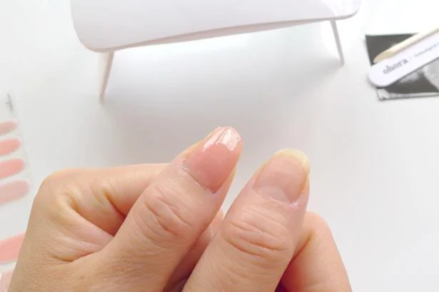 ネイルした指としていない指を比べてみると、手の印象がまったく違います!