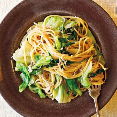 【画像を見る】野菜たっぷり！としらすの和風パスタ」