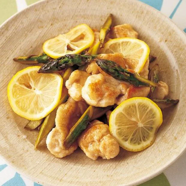 フレッシュなレモンを果実ごと！ 爽やかな酸味で暑さが吹き飛ぶレモン炒め