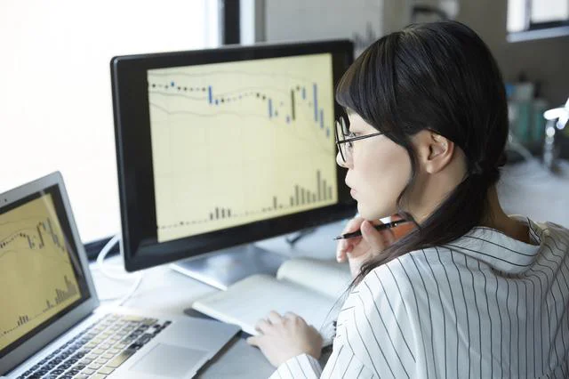 金欠から脱出したいので「投資」を考え中！専門的な知識って必要なの？【お悩み相談】