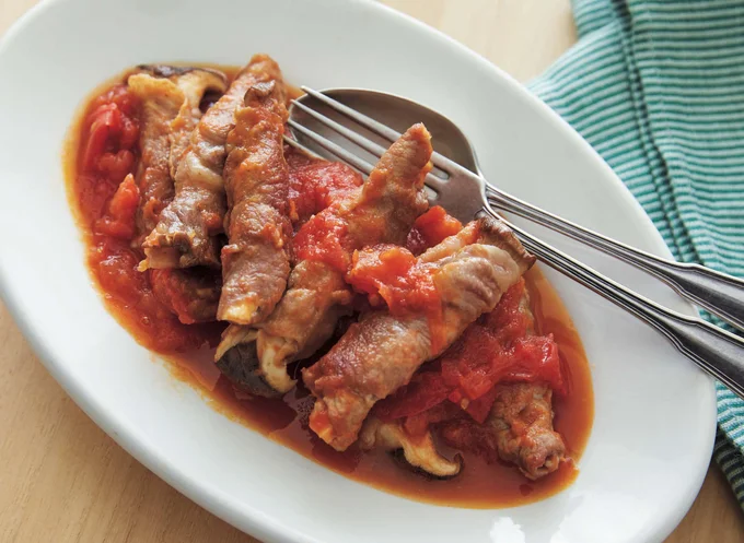 【画像】きのこの食感で食べごたえ満点!「エリンギの肉巻きトマト煮」