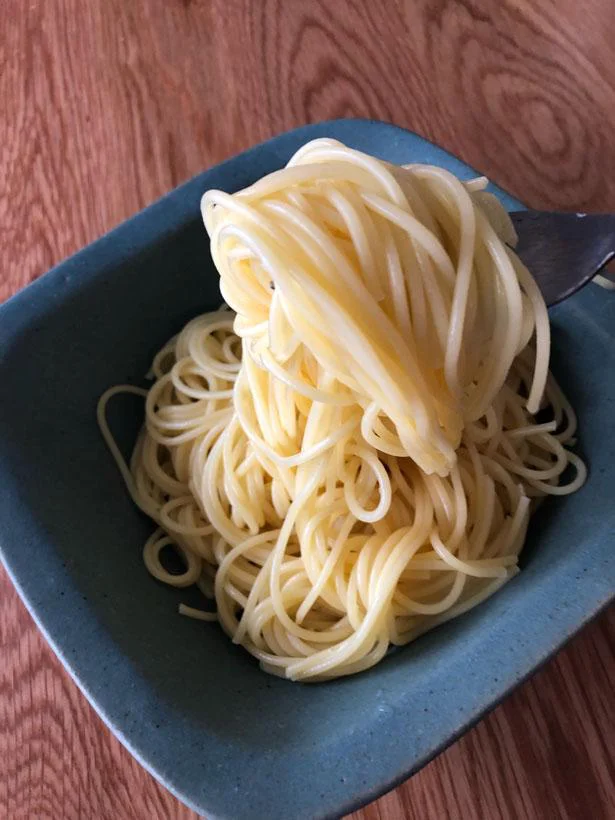 フォークですくってみると、パスタ同時がくっついたりすることもなく、完ぺきにゆで上がっていました！