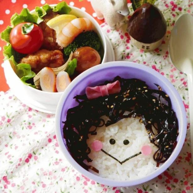 【キャラ弁】「佃煮ヘア」をリボンでキュートに仕上げる、ガーリー弁当