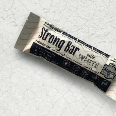 1本で20gのプロテインがとれる！ ストロングバー (ミルクホワイト) 60g ¥410/ストロングハート