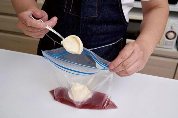 【画像を見る】フルーチェに入れる牛乳をアイスで代用!