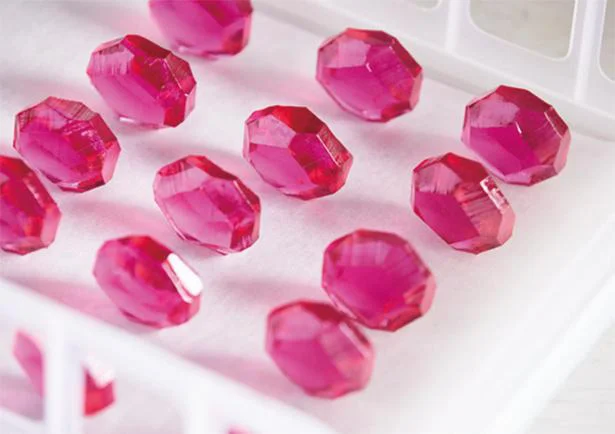 美しい鉱物菓子を作るためには基本の作り方が大事！／きらきら鉱物菓子の作り方（1）