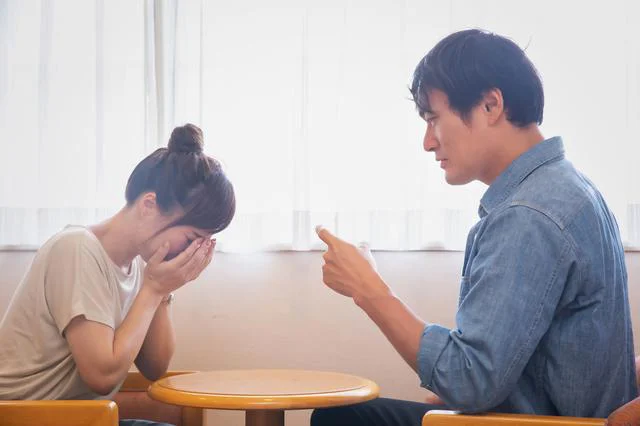 病気の私に「運動不足だ」と言い放つ夫。理解が無さ過ぎて一緒にいるのも辛いです…【お悩み相談】