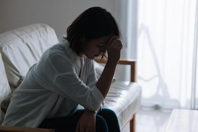 自分と正反対で、堂々としているママ友。憧れる反面、比較するとひどく自己嫌悪に…【お悩み相談】