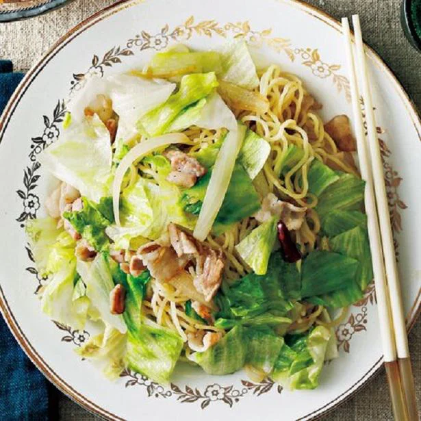 麺をレンジ加熱してほぐしやすくすると、味がよくからむ