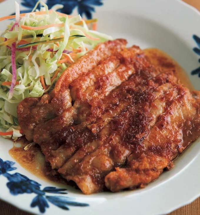 【画像】重なったままの肉を直接フライパンへ！「豚肉のやわらかしょうが焼き」