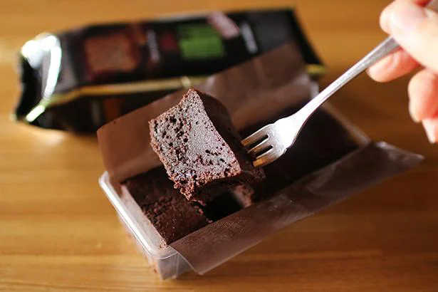 あの濃厚チョコケーキが更に進化！チョコ好きを魅了する超美味チョコケーキを発見！【500円で幸せになってみた！】