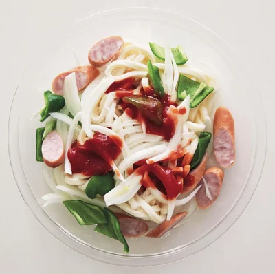 合わせ調味料はところどころにかける【ナポリタンうどん】