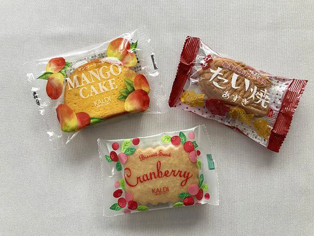 どれも200円出せば1~2個買えちゃう、レジ前の焼き菓子