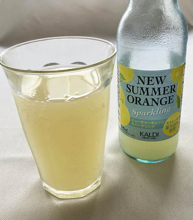【画像を見る】ストレート果汁30％使用の「ニューサマーオレンジスパークリング」