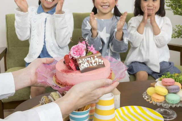 娘の友だちが放置子、親も非常識で困惑…！今後どこまで付き合うべき？【お悩み相談】