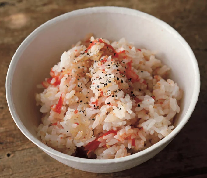 【画像】炊くときにのせるだけの手軽さが魅力！「まるごとトマトの炊き込みご飯」