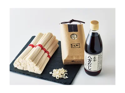 真砂喜之助製麺所「細口手延べそうめん」1kgBOX ￥1,620、「細口ふしめん」240g ￥594、「正金醤油 八方だし」360ml ￥500