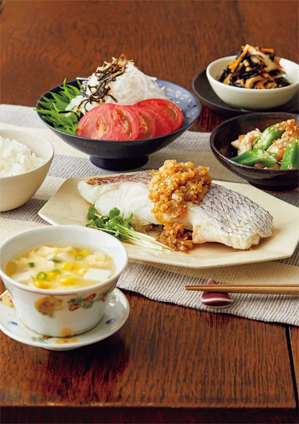 平日でも手軽に調理！火曜日の「レンジ蒸し鯛の中華風献立」／迷わず決まる! 本田朋子のweekly献立（2）