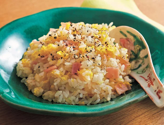 炒めずにできちゃうなんて!「王道チャーハン」
