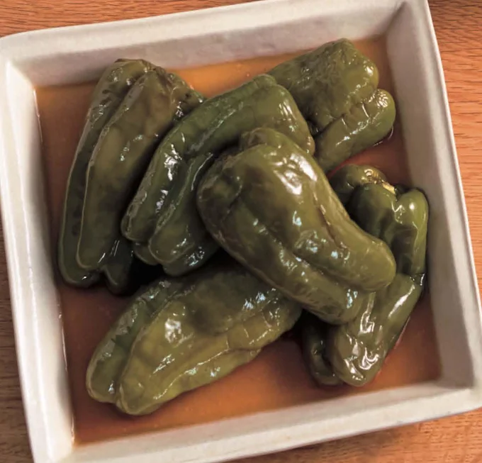 味しみしみで種もおいしくいただける「まるごとピーマンのレンジ揚げびたし」