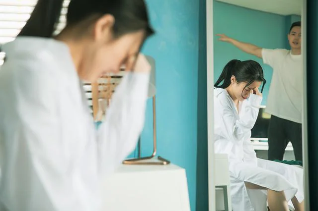 恥ずかしすぎる！口論が絶えない夫と私。子どもが外で喧嘩の様子をマネするように…【お悩み相談】