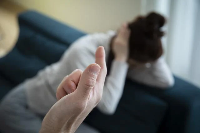 これってモラハラ？ 私の家事や育児を「トロい」となじり自由時間を奪う夫【お悩み相談】