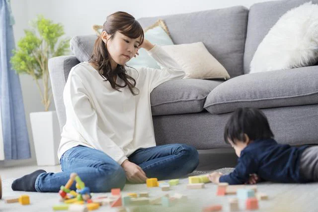 言ってもいい？やめておくべき？コロナで激務の夫に、子どもの発達について相談したいけど…【お悩み相談】