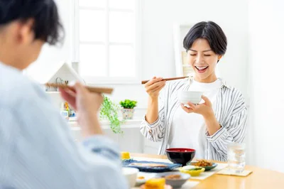 料理にかける、あえるだけでカフェごはんに！フリーズドライ味噌が定番メニューを手軽にグレードアップ