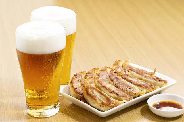 二日酔いになりにくいおつまみに、餃子にビールがオススメ!