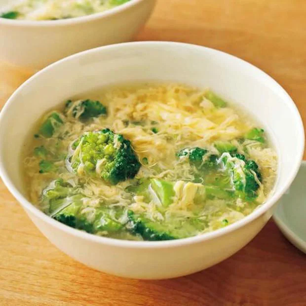 汁ものを時短でプラスするなら…材料2つでふわふわ卵スープ