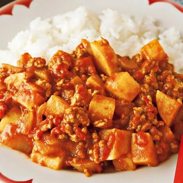 【画像を見る】トマト缶＋家にある材料で簡単に！「ひき肉と長いものトマトカレー」