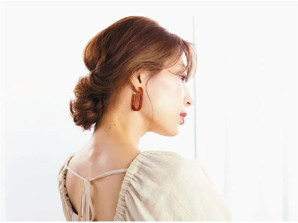 いつものおだんごにひとクセ加えて！「くるりんぱおだんご」／ヘアゴム1本でなんとかする（6）