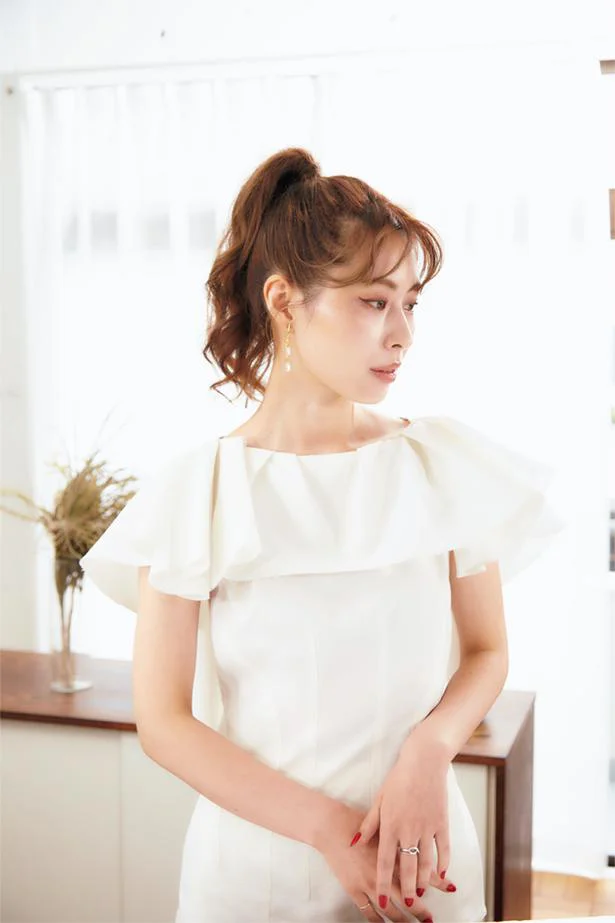 かんたんなのに華やか！「美バランスハイポニー」／ヘアゴム1本でなんとかする（2）