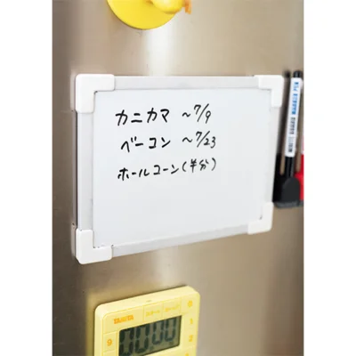 ＼冷蔵庫のドアにメモボード／