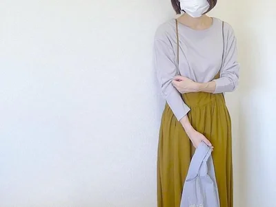 家の中では、グレージュをよく着ています。生地が柔らかいので家事がしやすいんです