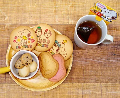 「クッキー&紅茶セット(18点入)」(2160円)
