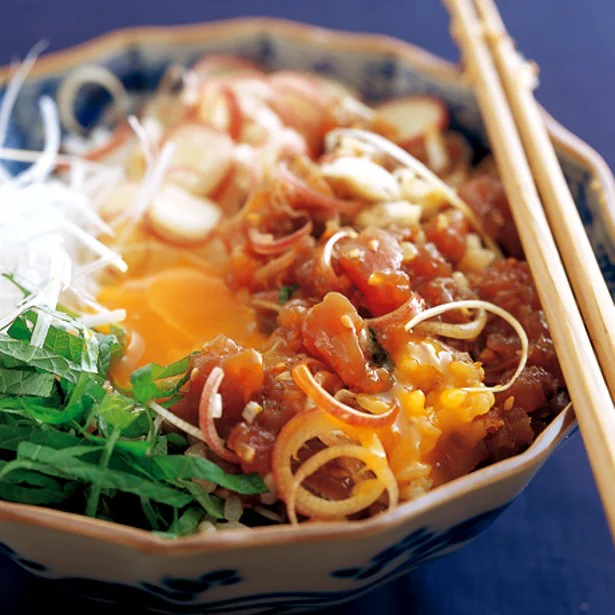 「かつお漬けユッケ丼」 レタスクラブニュースより